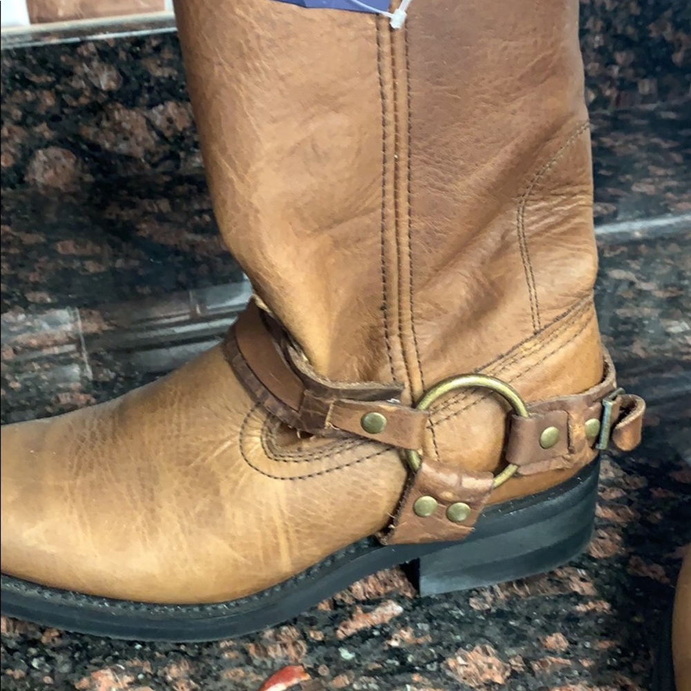 Boots - Picture 3 of 3